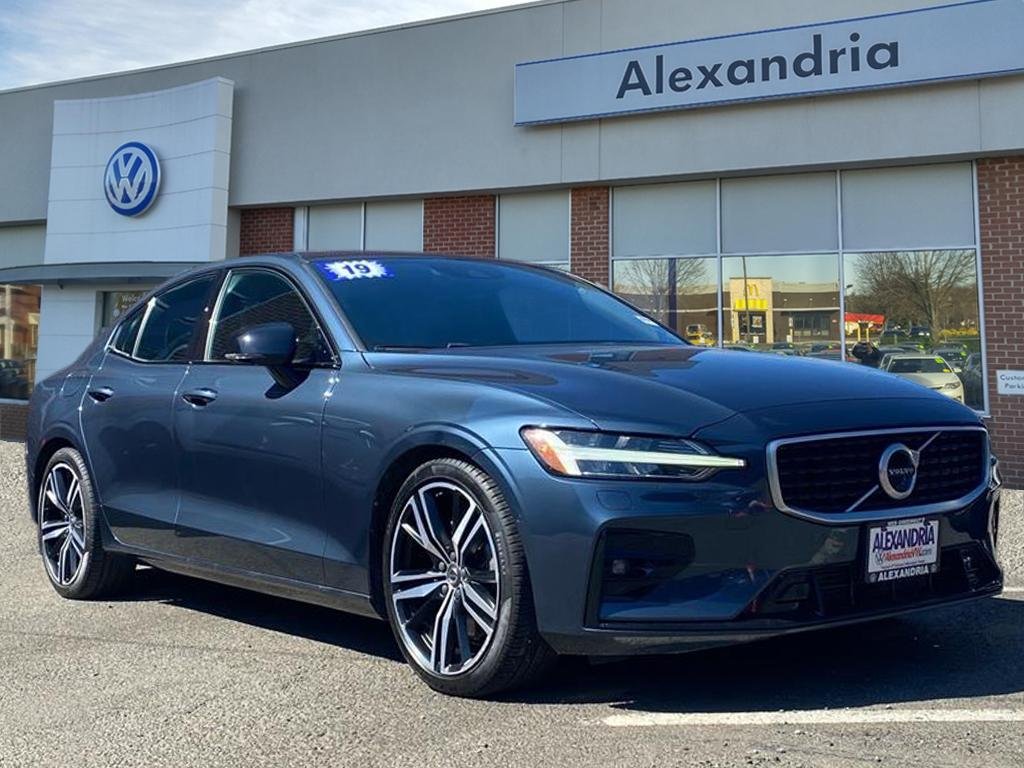 2019 Volvo S60 R-Design