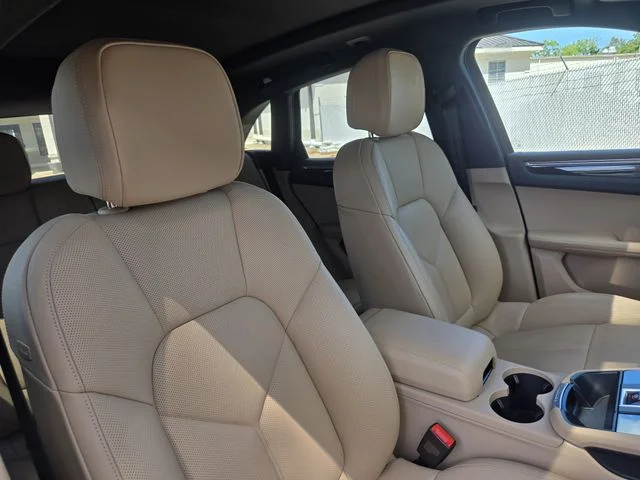 2025 Porsche Macan T - Photo 22
