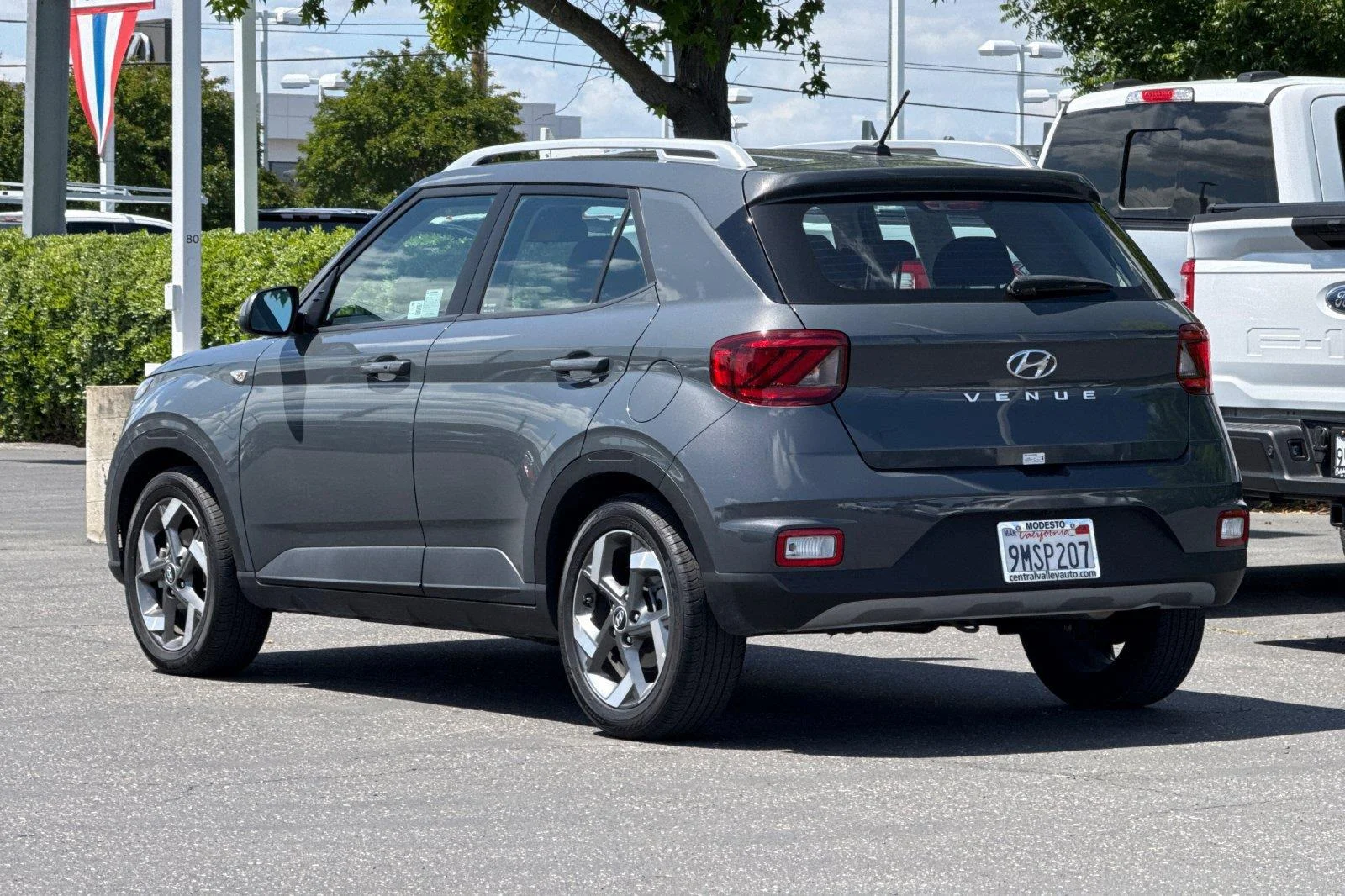 Used 2025 Ecotronic Gray Hyundai SEL image 5