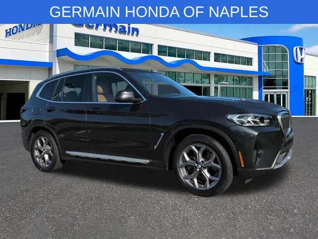 Used 2022 Dark Graphite BMW xDrive30i image 3