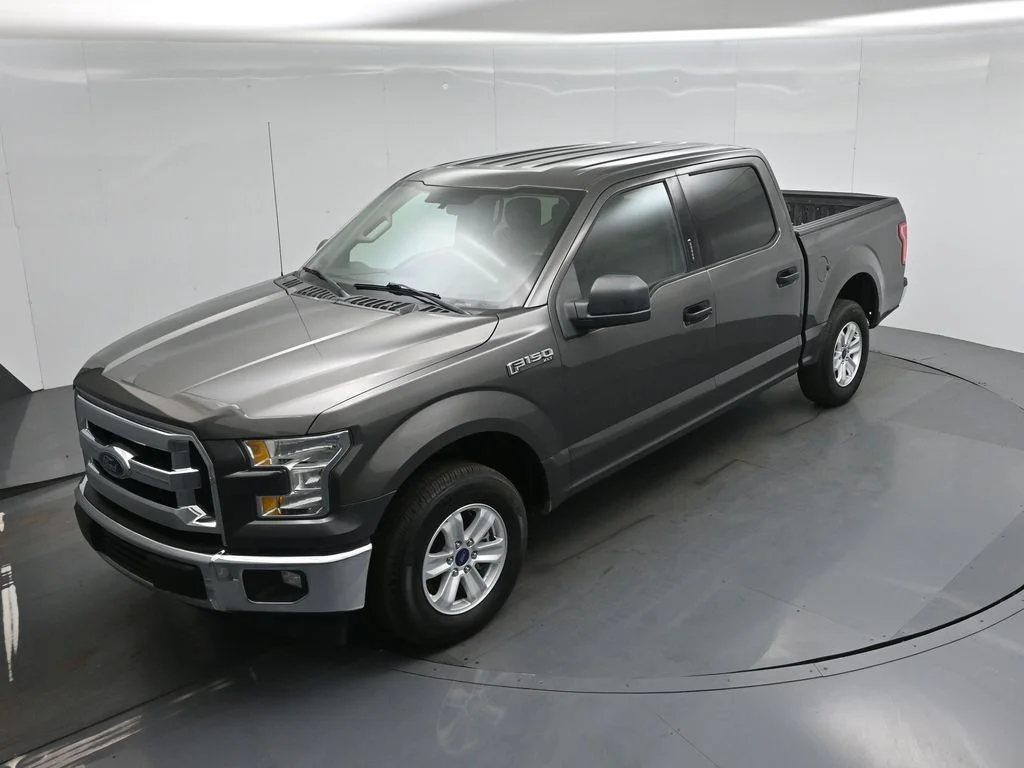 Used 2017 Gray Ford XLT image 29