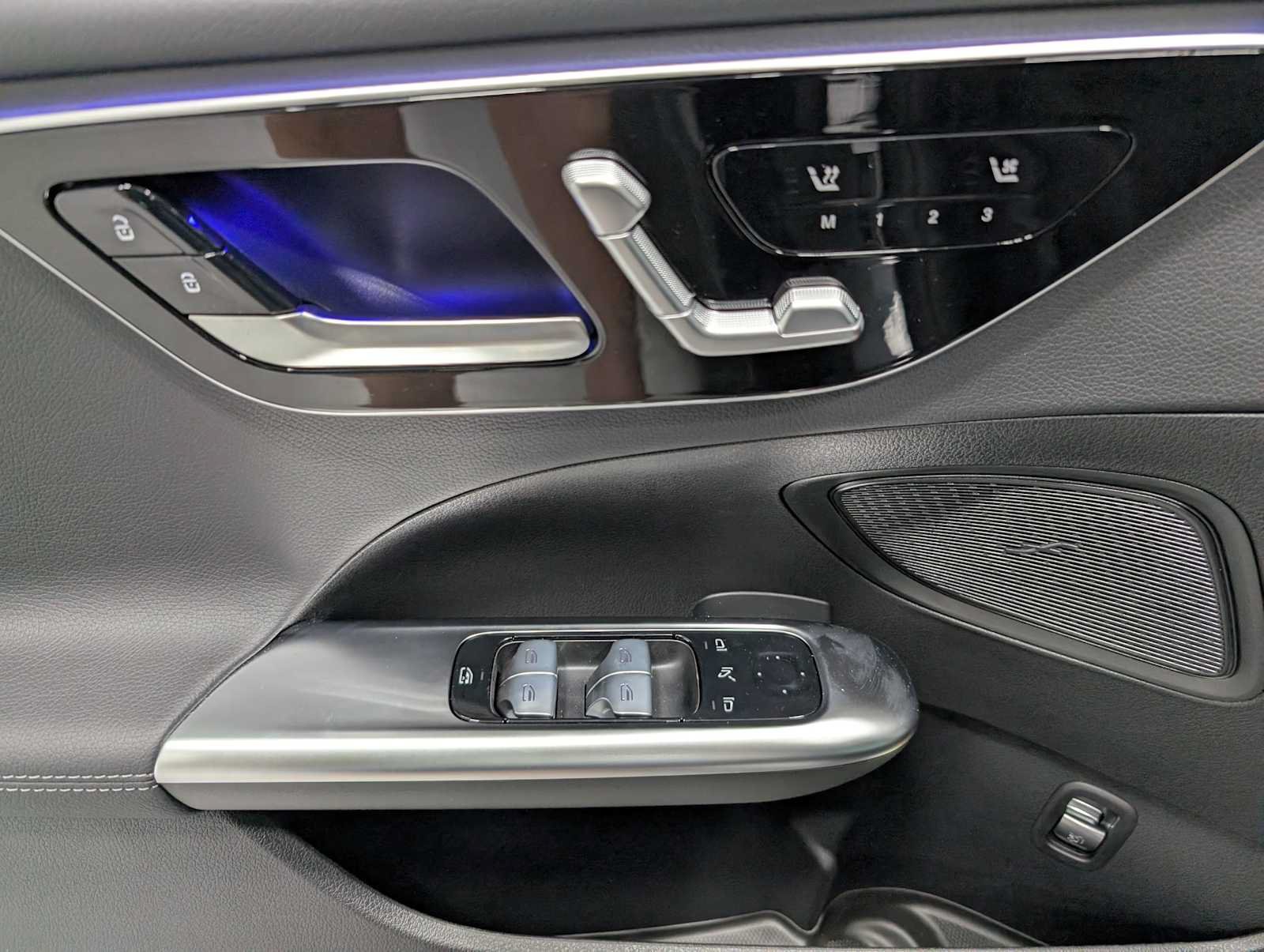 New 2026 Graphite Grey Metallic Mercedes-Benz C 300 image 30