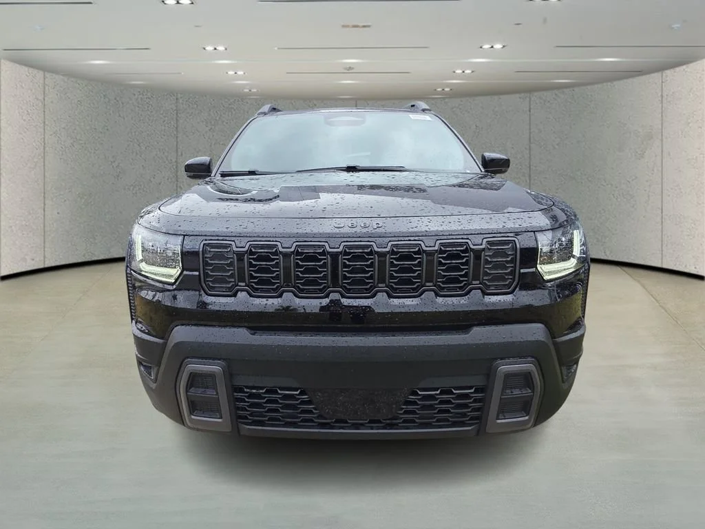 New 2026 Diamond Black Crystal Pearlcoat Jeep Limited image 2
