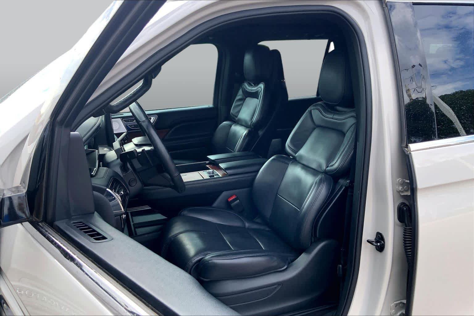 Pre-Owned 2024 Lincoln Navigator L Reserve