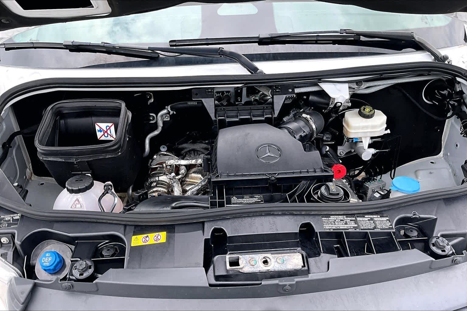 Used 2025 Arctic White Mercedes-Benz  image 34
