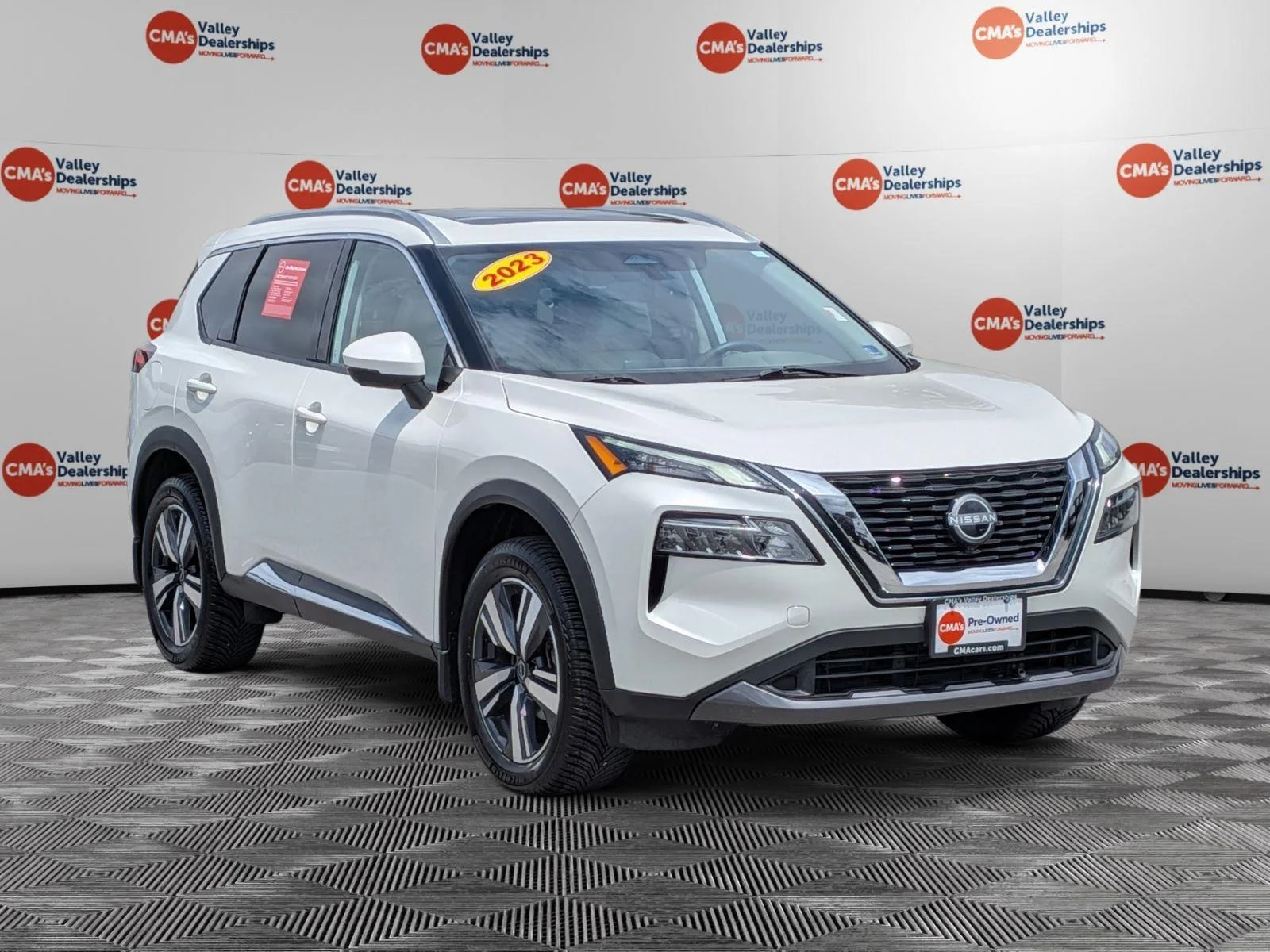 Used 2023 Pearl White Tricoat Nissan SL image 3