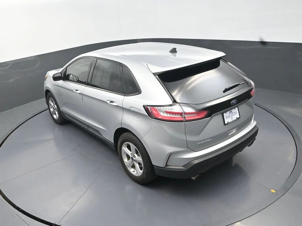 Used 2019 Silver Ford SE image 17
