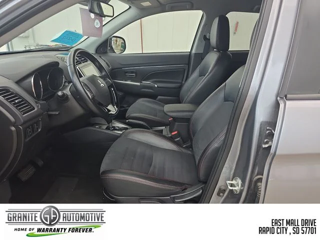 Used 2024 Silver Mitsubishi  image 9