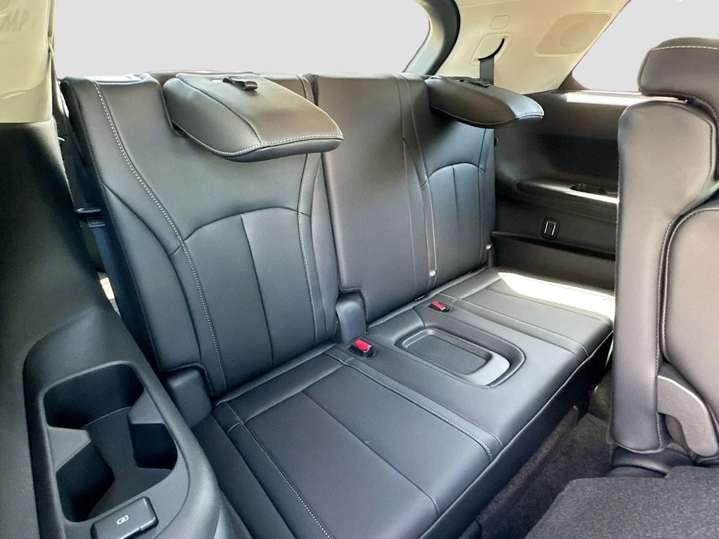 New 2027 HARBOR GRAY INFINITI Luxe FWD image 29