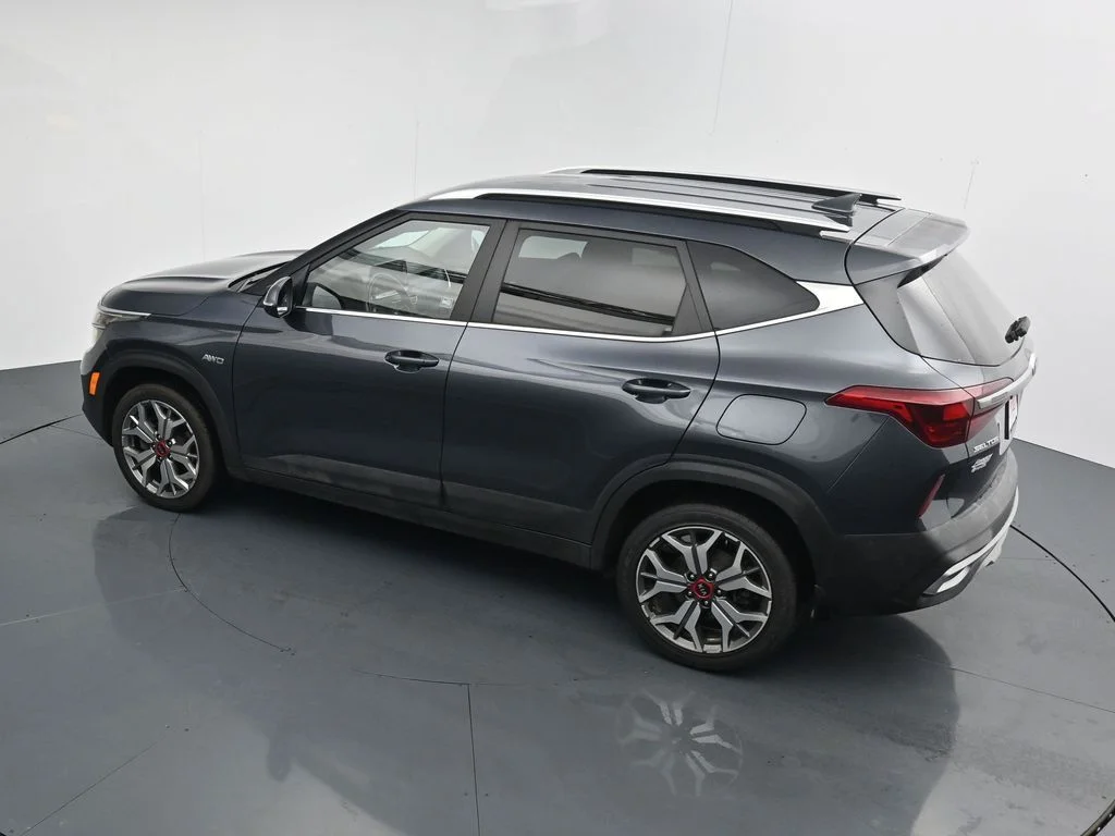 Used 2021 Gray Kia S image 31