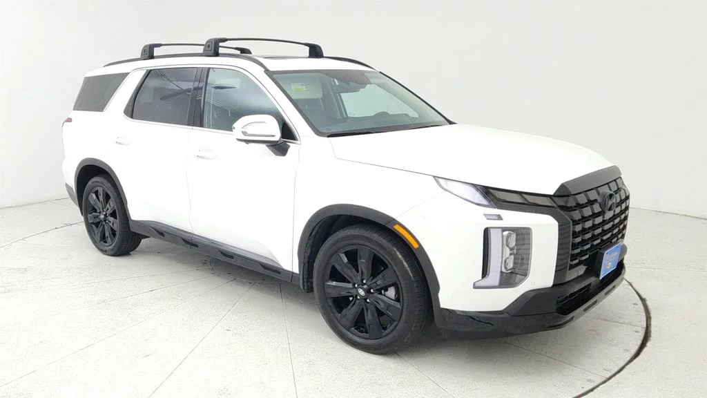 Used 2025 White Hyundai XRT image 1