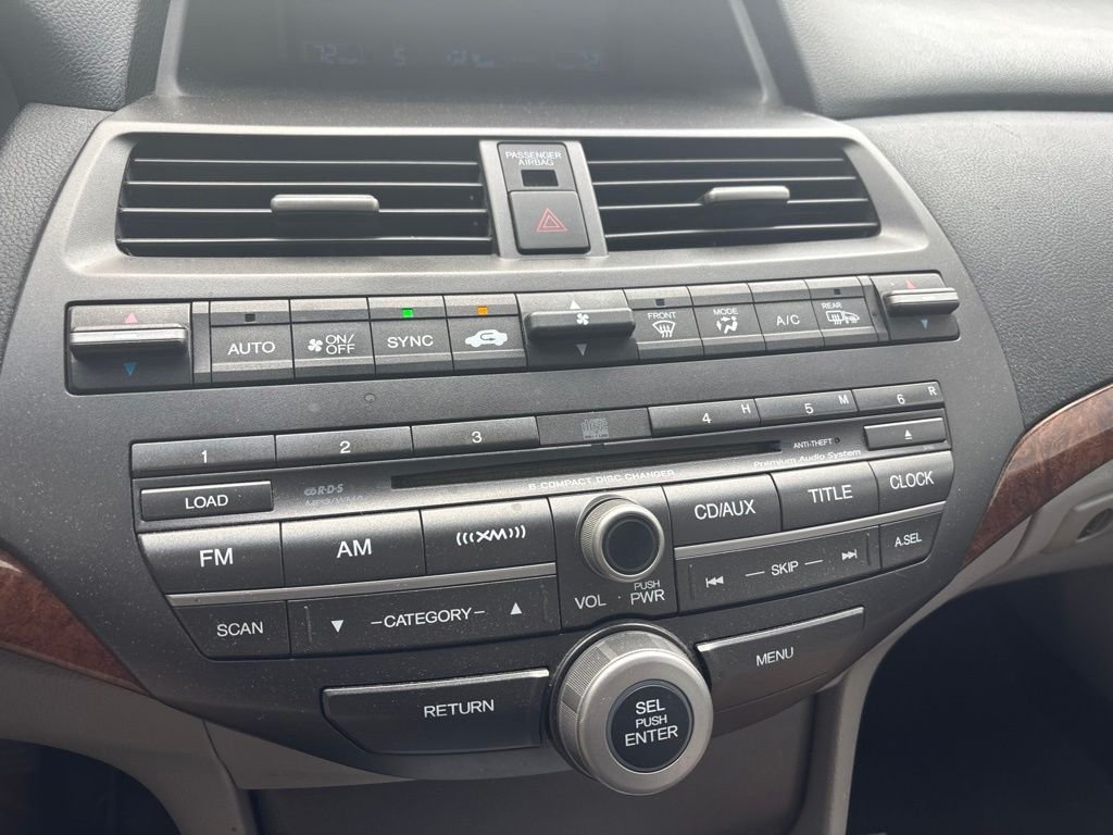 Used 2011 Polished Metal Metallic Honda EX-L image 12