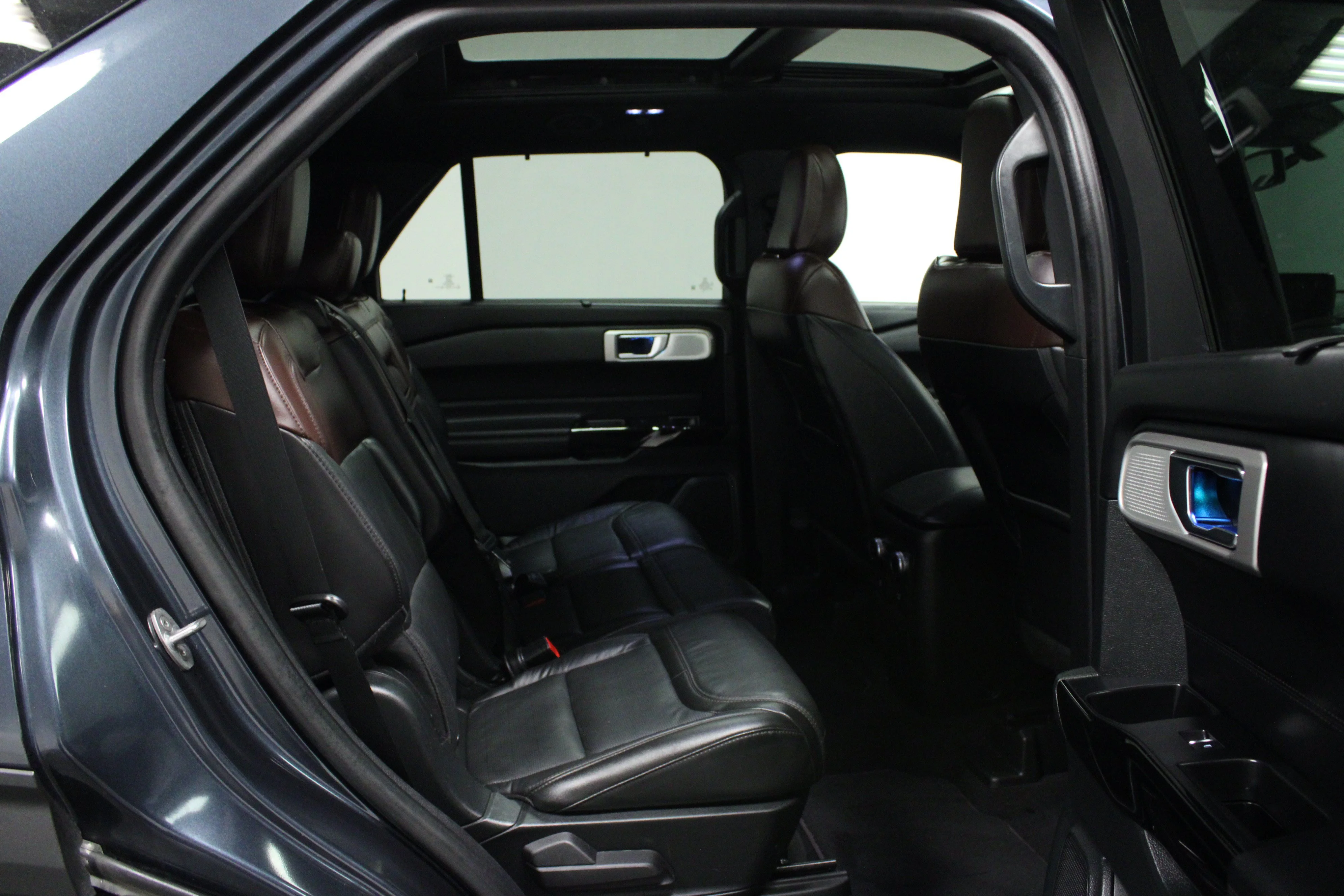 Used 2022 Blue Metallic Ford Platinum image 16