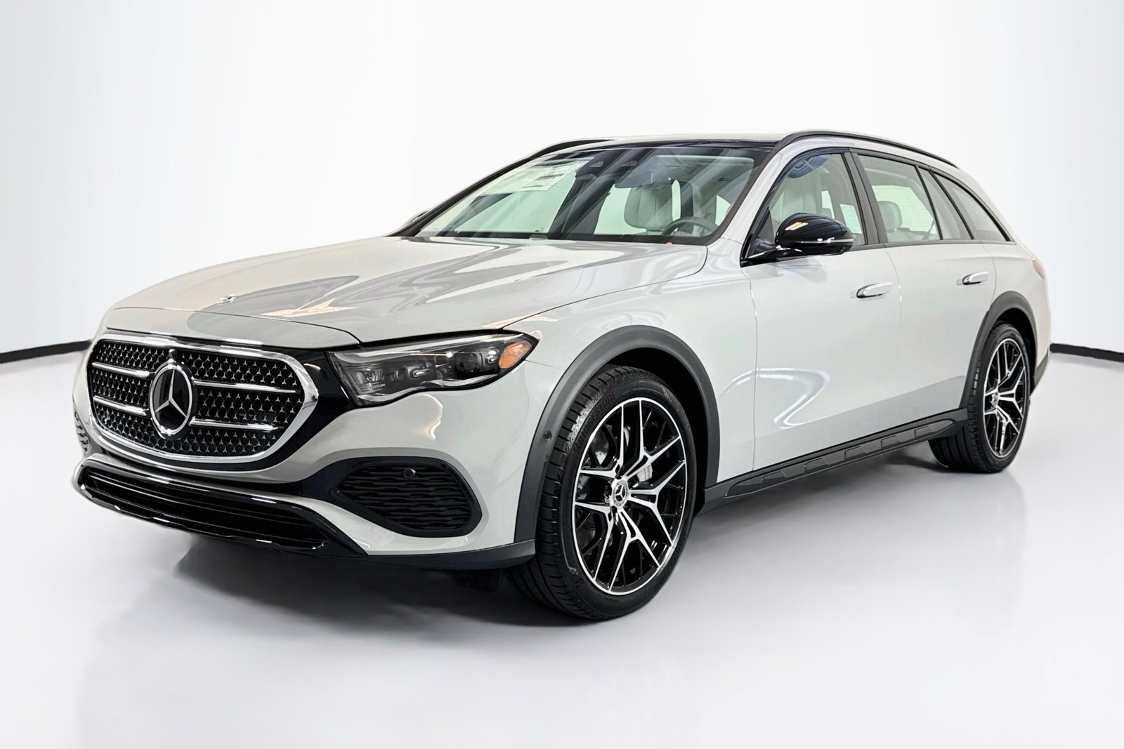 New 2026 MANUFAKTUR Alpine Grey Mercedes-Benz E 450 image 1