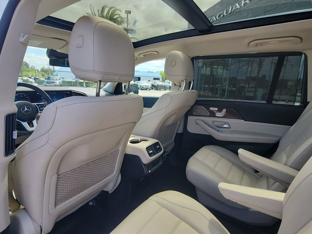 Used 2022  Mercedes-Benz GLS 450 image 17