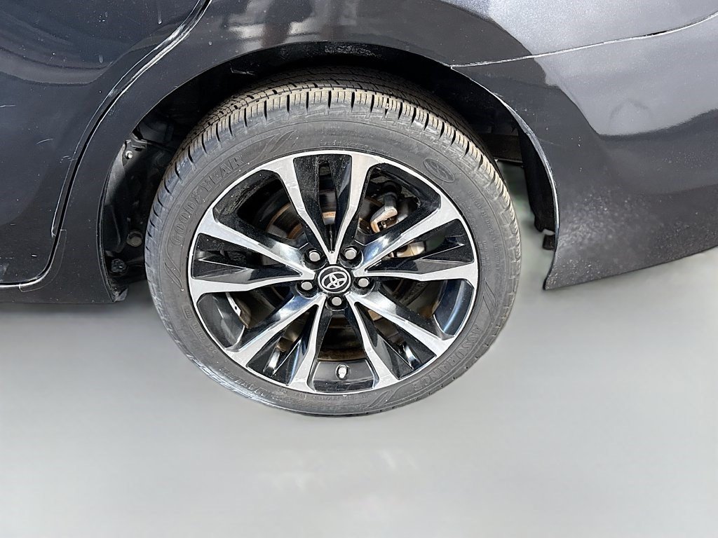 Used 2018 Black Sand Pearl Toyota SE image 32