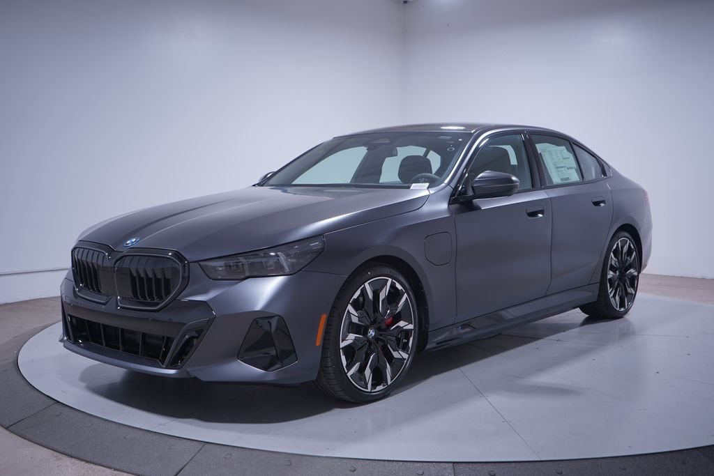 2026 BMW 5 Series 550e xDrive Sedan's photo