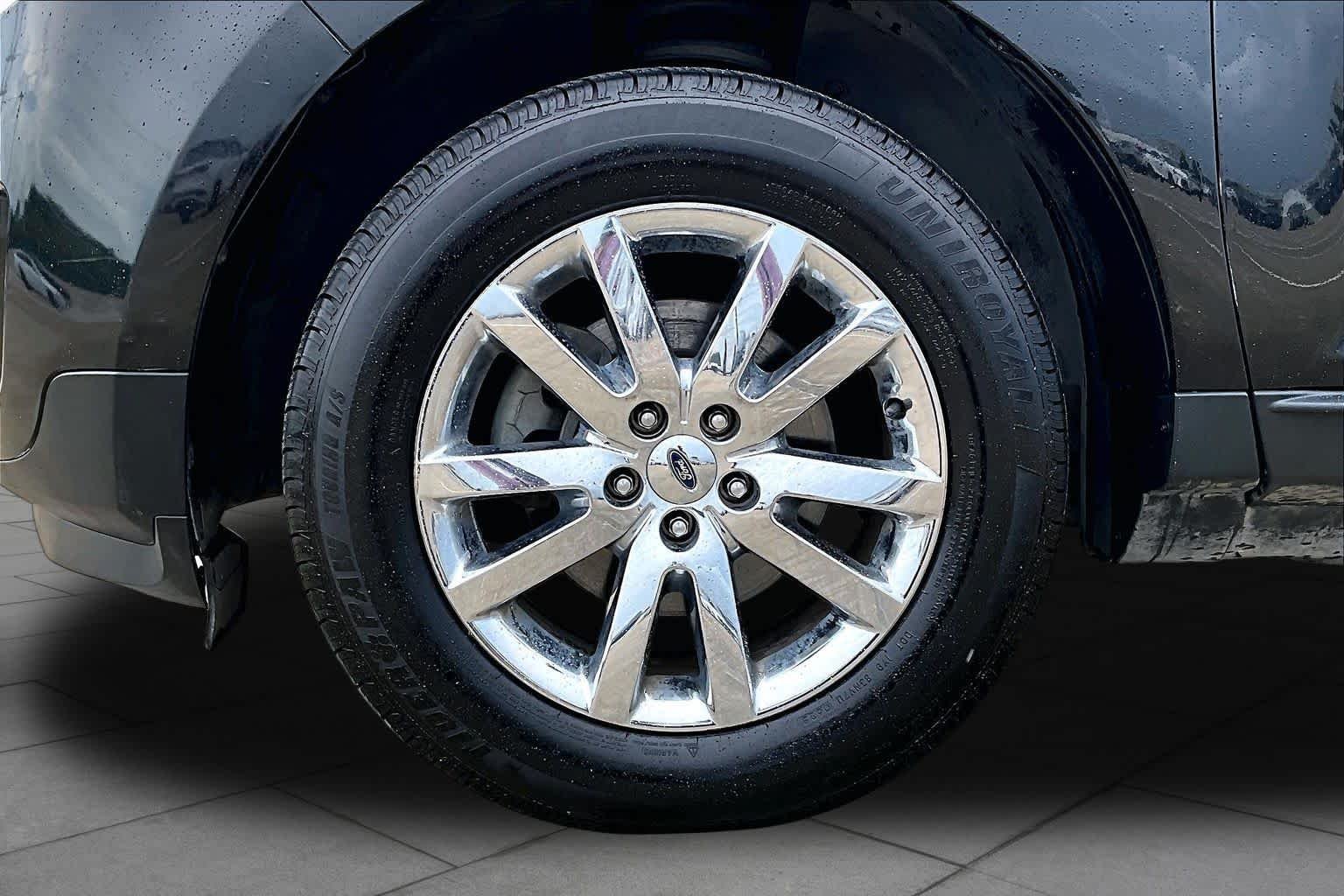 Used 2013 Tuxedo Black Metallic Ford SEL image 10