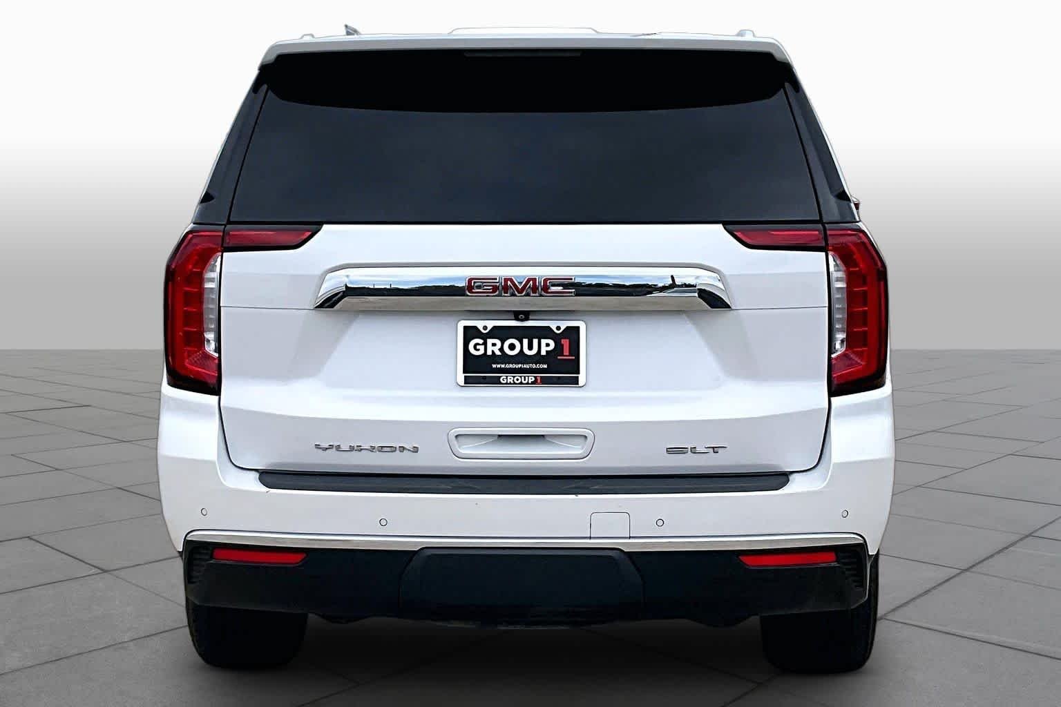Used 2022 White Frost Tricoat GMC SLT image 5