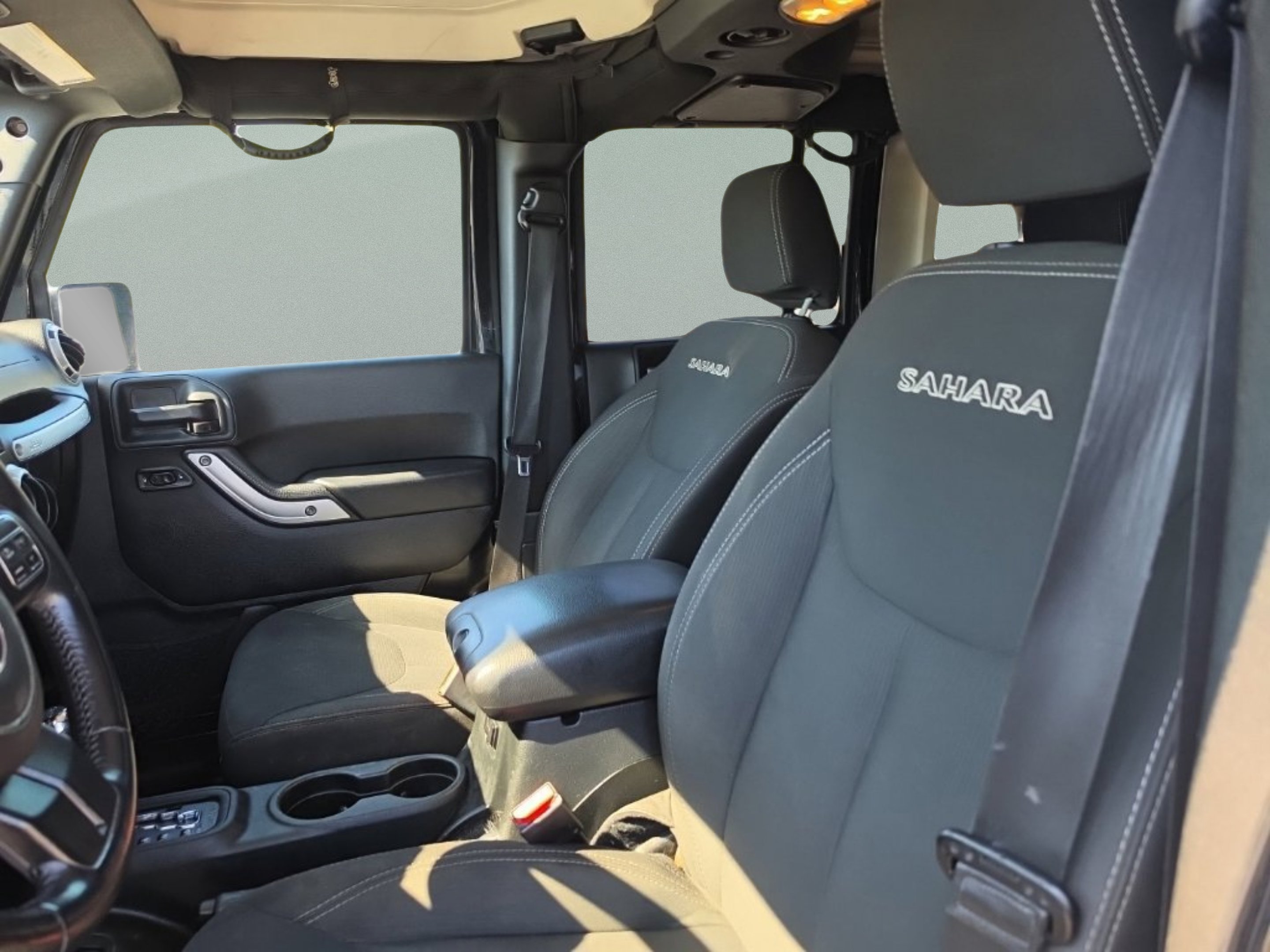 Used 2018 Black Clearcoat Jeep Unlimited Sahara image 16