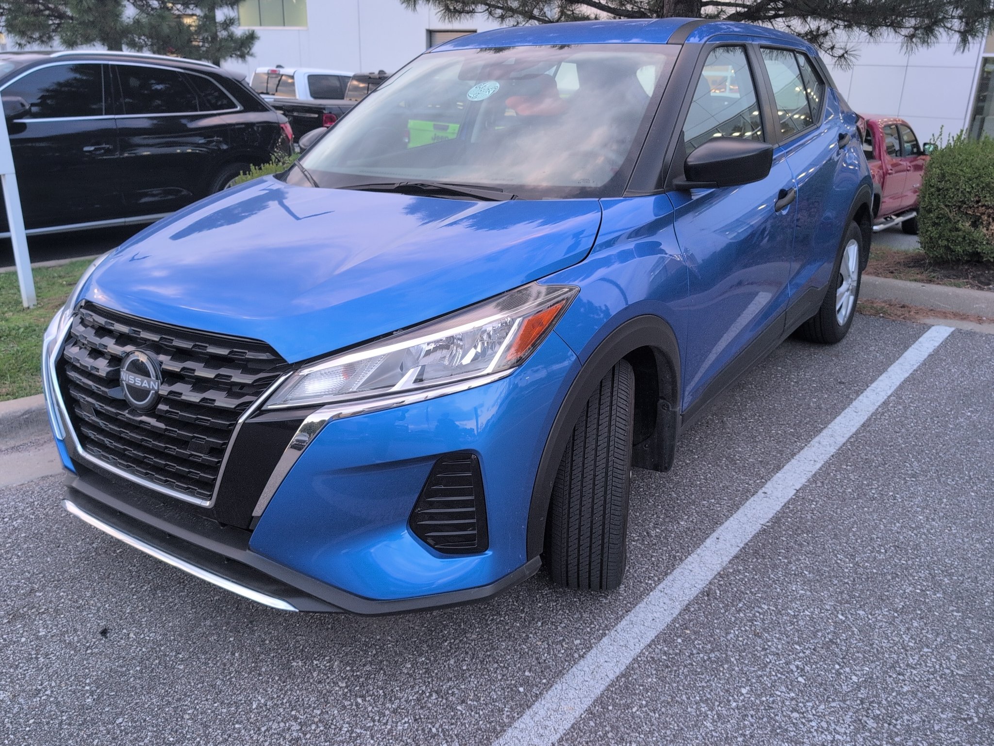 Used 2025 Blue Nissan S image 9