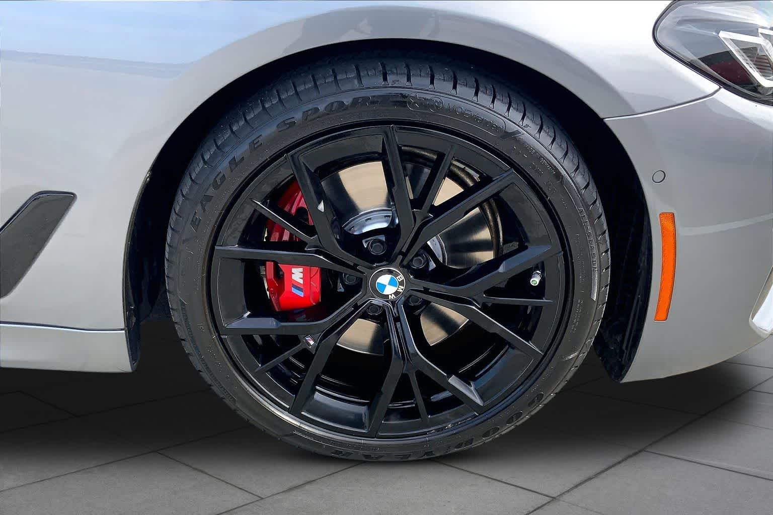 Used 2023 Skyscraper Gray Metallic BMW 530i image 10