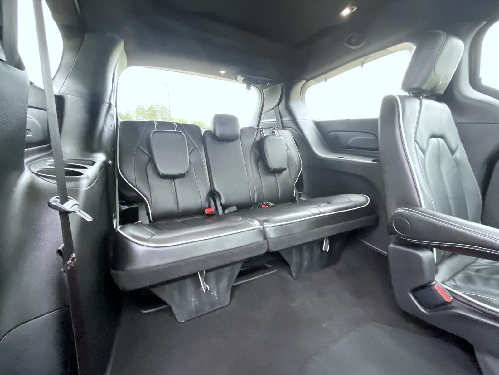 Used 2025 Black Chrysler Limited image 21