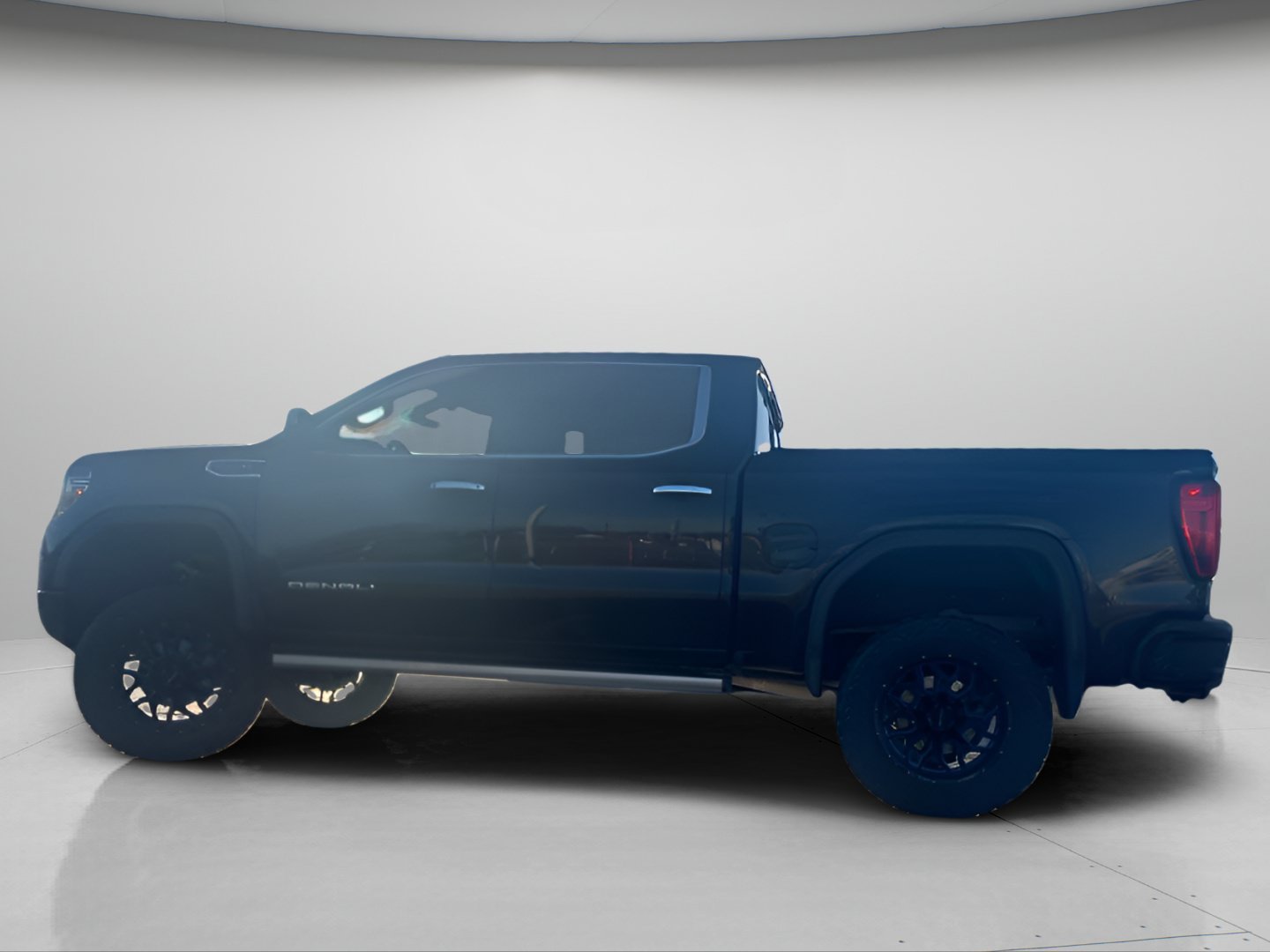 Used 2019 Onyx Black GMC Denali image 13