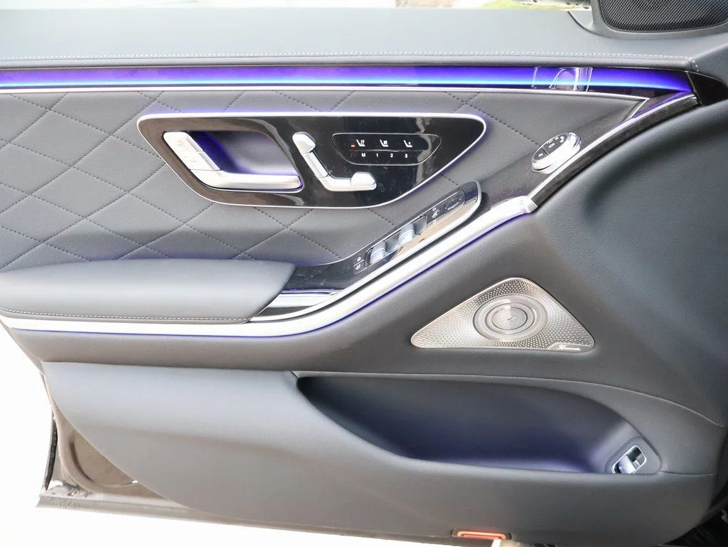 New 2026 Black Mercedes-Benz S 580 image 37