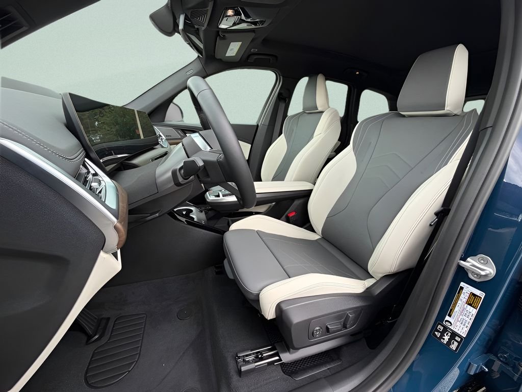 Used 2026 Night Dusk Blue Metallic BMW xDrive28i image 10