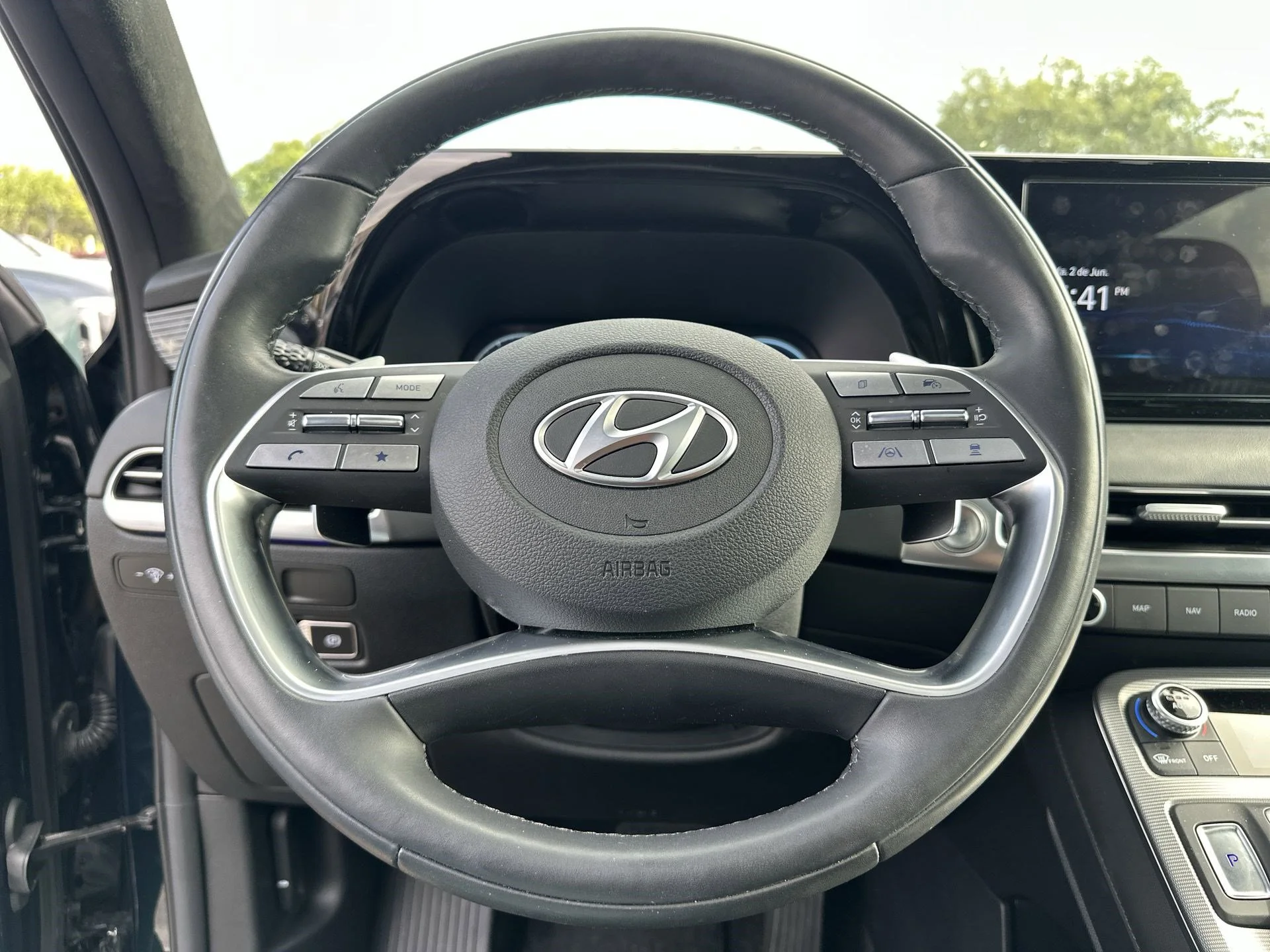 Used 2025 Robust Emerald Hyundai Calligraphy image 11