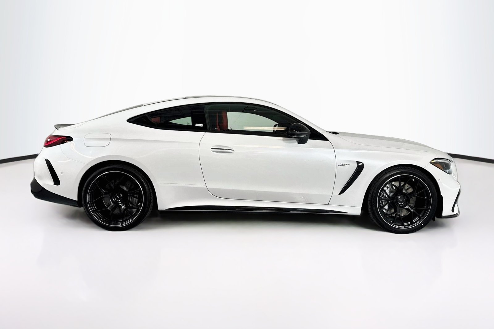 New 2027 MANUFAKTUR Moonlight White Metallic Mercedes-Benz AMG® CLE 53 image 4