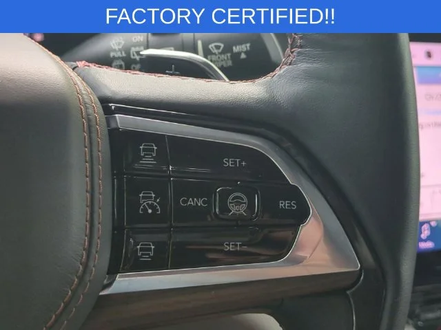 Used 2022 Gray Jeep Summit 4xe image 21