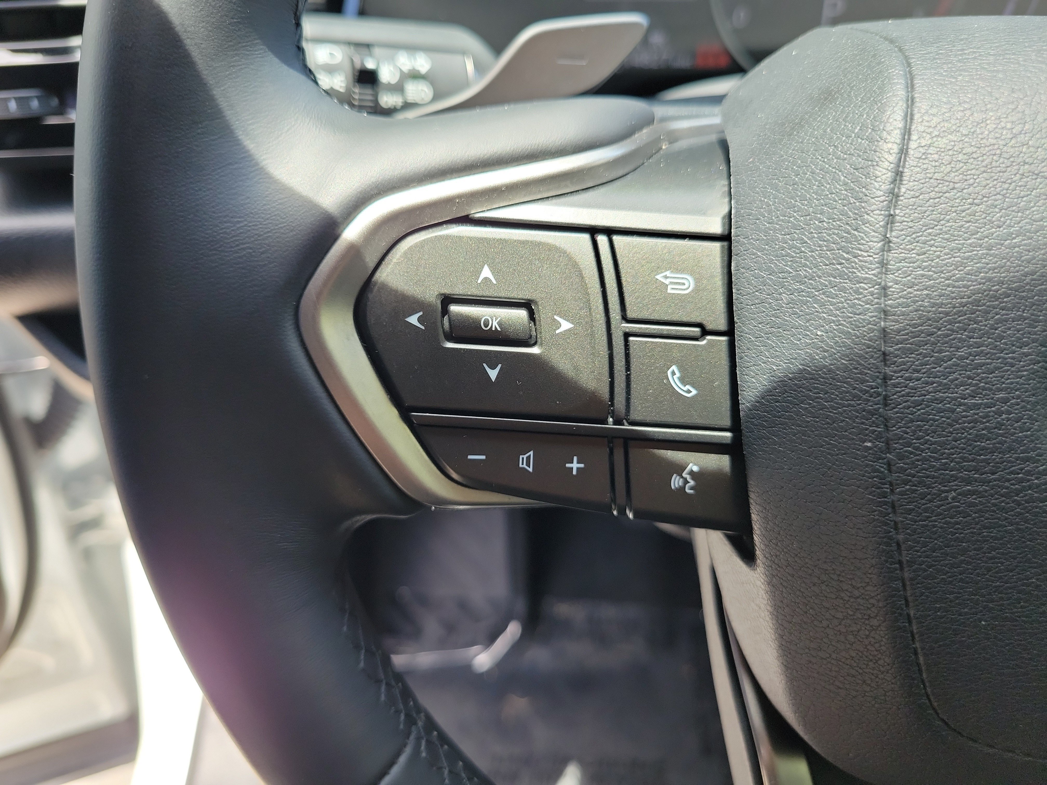 Certified Used 2025 Eminent White Pearl Lexus NX 250 image 23