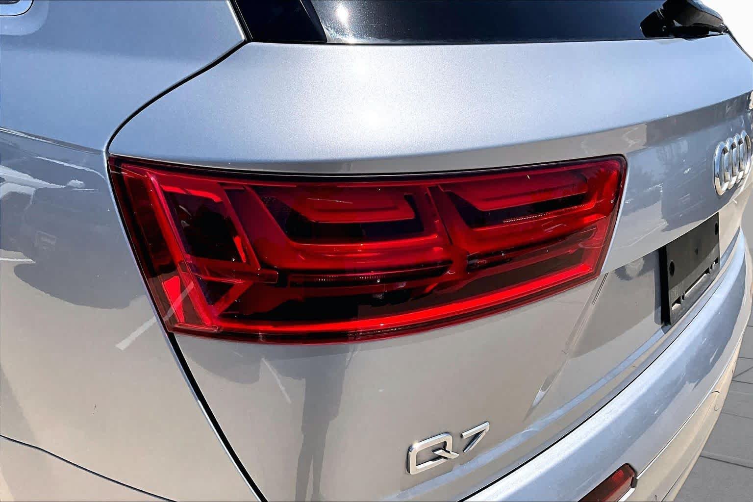 Used 2017 Florett Silver Metallic Audi Prestige image 28