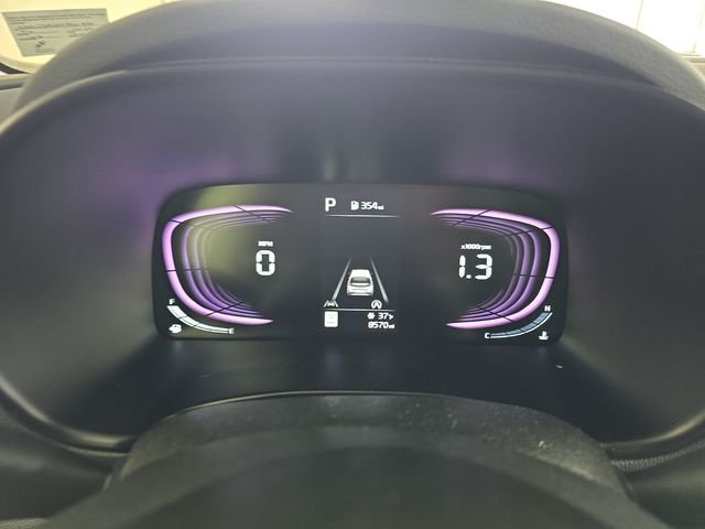 Used 2025  Kia LX image 17