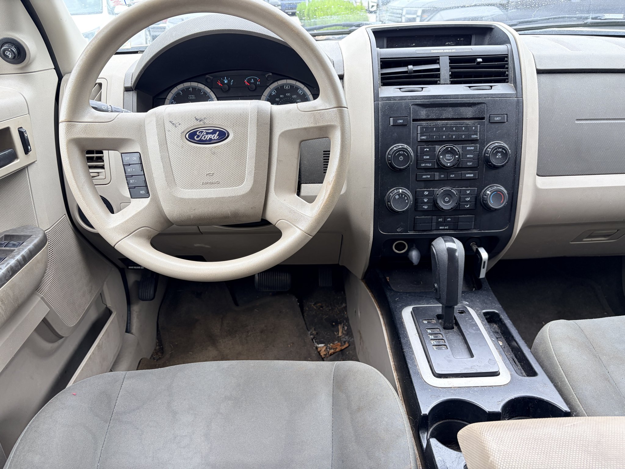 Used 2010 Oxford White (Fleet) Ford XLS image 13