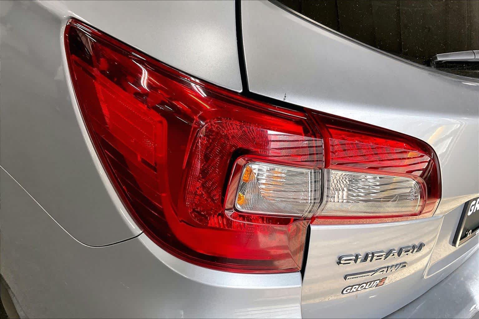 Used 2016 Ice Silver Metallic Subaru 3.6R Limited image 29