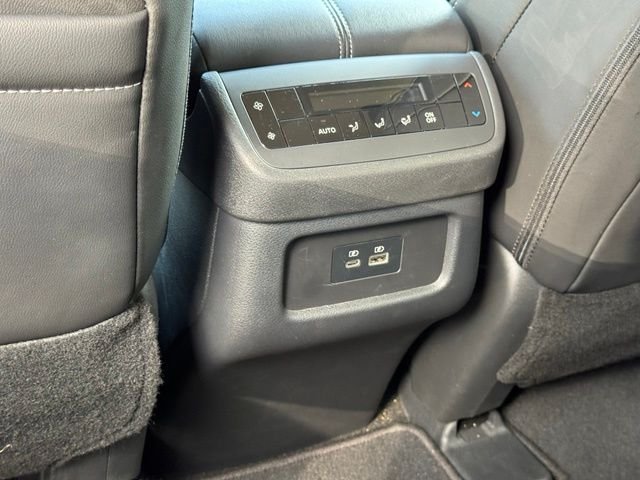 Used 2025 Everest White Pearl Tricoat Nissan SL image 35