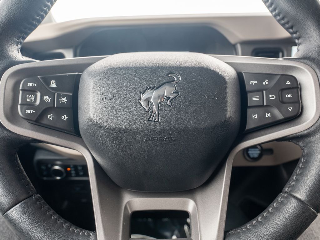 Used 2024 Gray Ford Wildtrak image 15