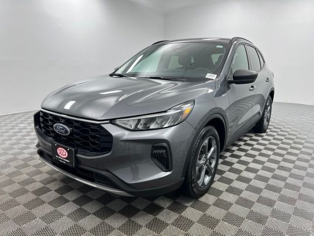 Used 2025 Gray Ford ST-Line image 2