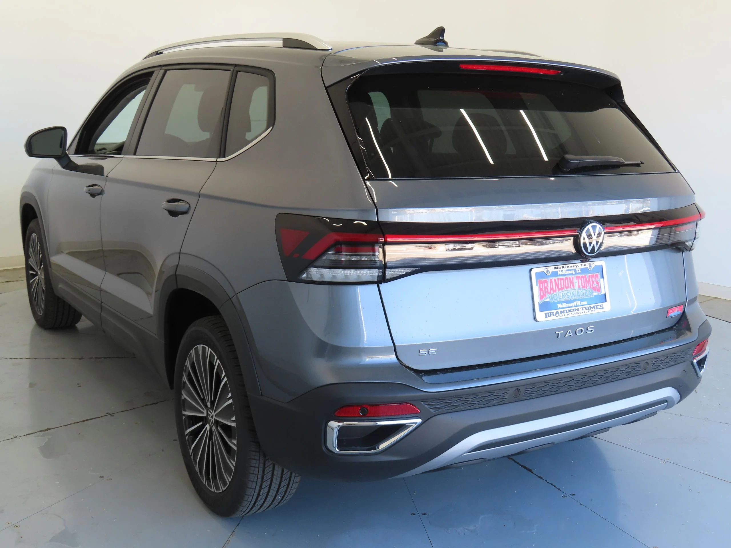 New 2026 Silver Volkswagen 1.5T SE image 6