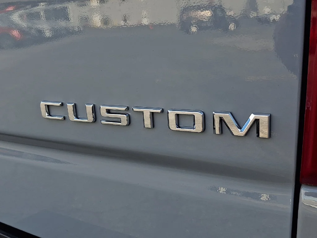 Used 2025 Slate Gray Metallic Chevrolet Custom image 29