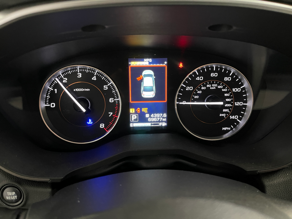 Used 2018 White Subaru 2.0i Limited image 26