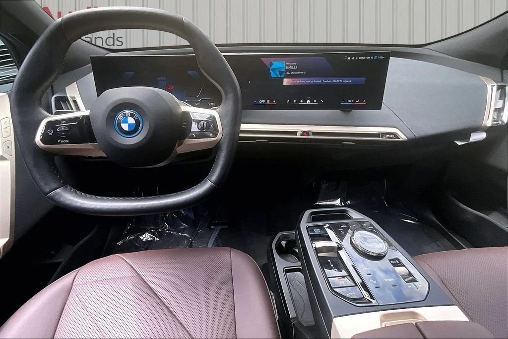 Used 2025 Black BMW xDrive50 image 7
