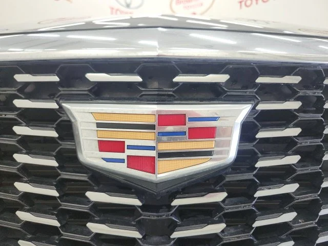 Used 2024 Silver Cadillac Luxury image 10