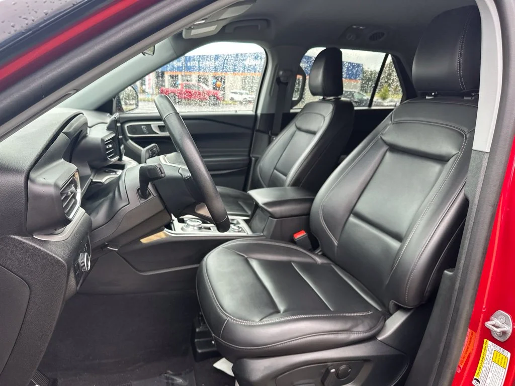 Used 2023 Red Metallic Ford XLT image 5