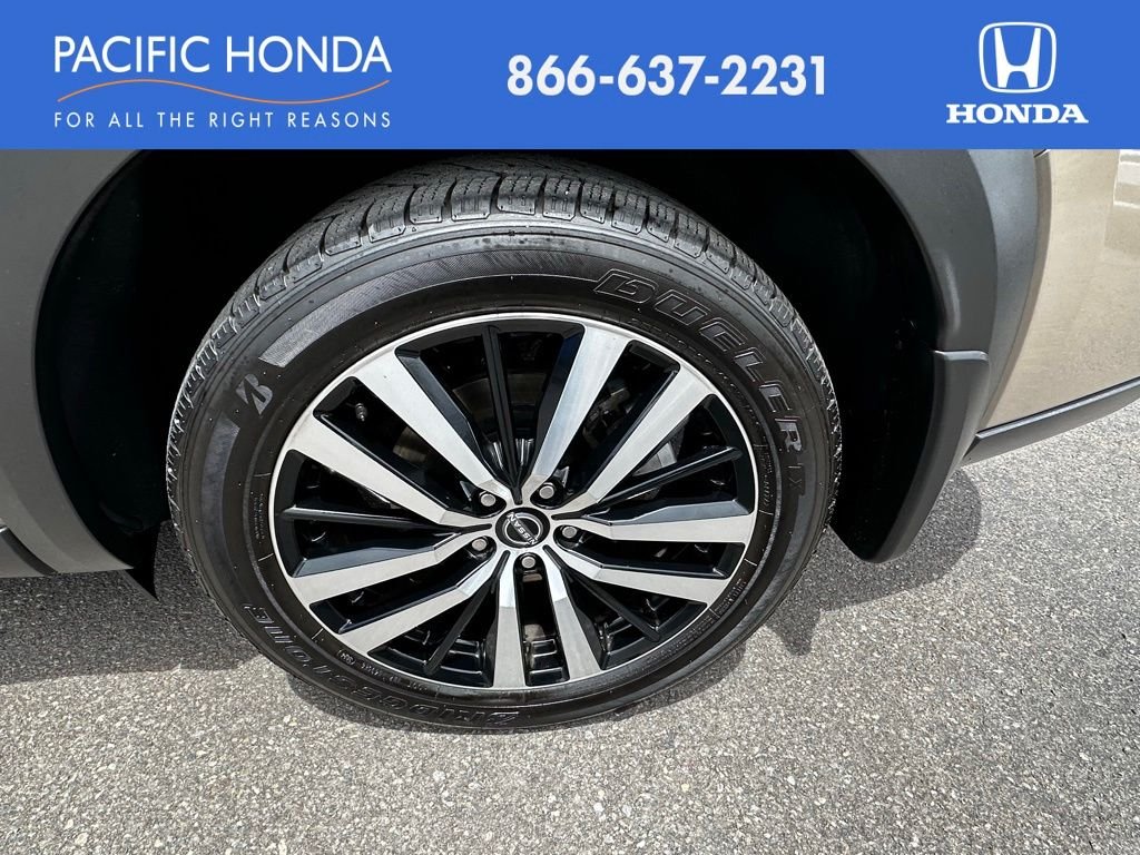 Used 2023 Beige Nissan Platinum image 12