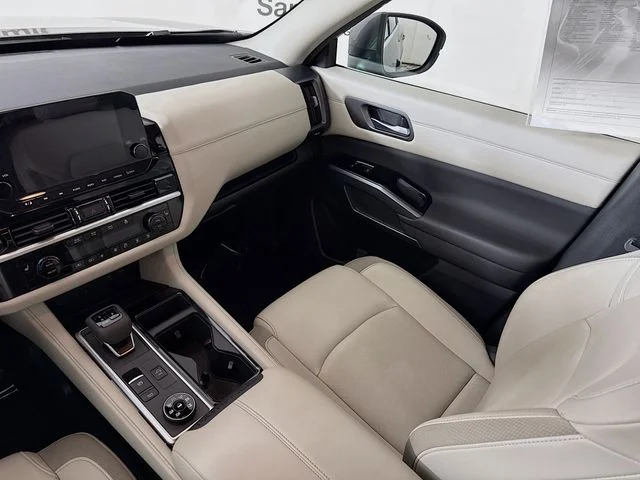 Used 2025 Gray Nissan SL image 23