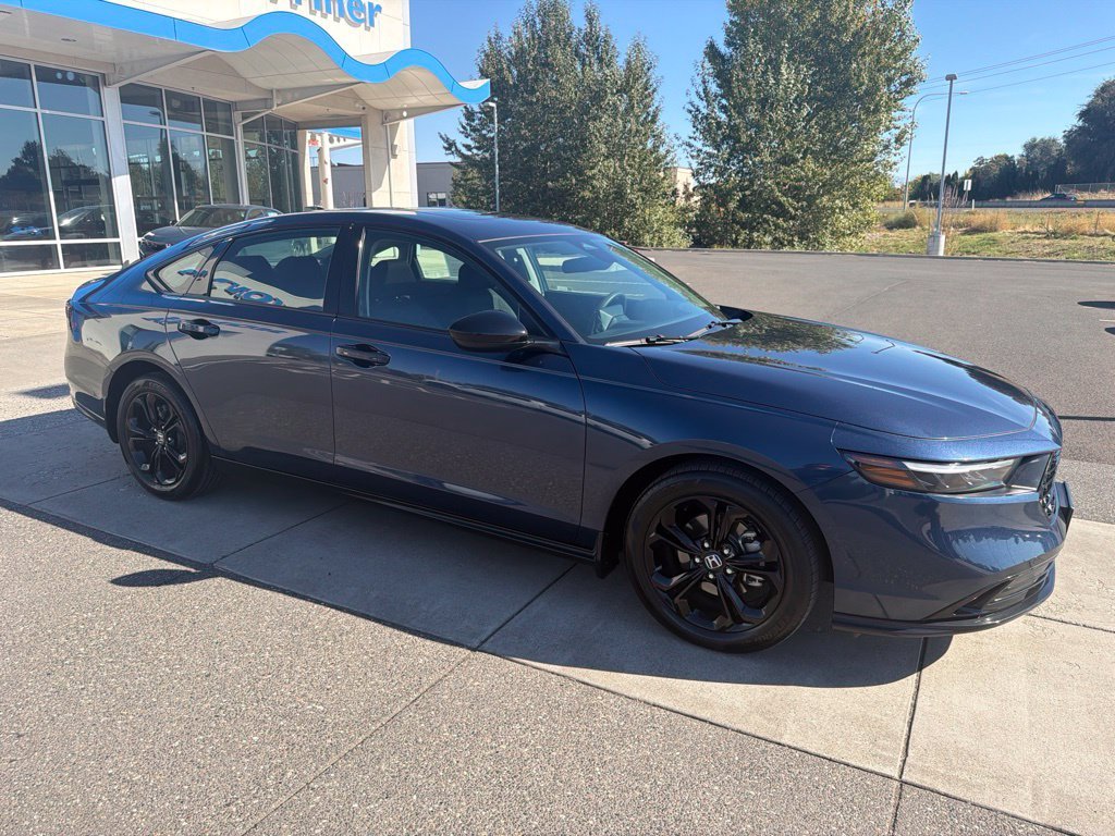 Certified Used 2025  Honda SE image 2